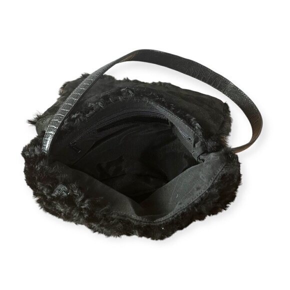 Black Curly Lamb Fur Handbag, Flap,‎ Lizard Print Leather handle. - Picture 6 of 9